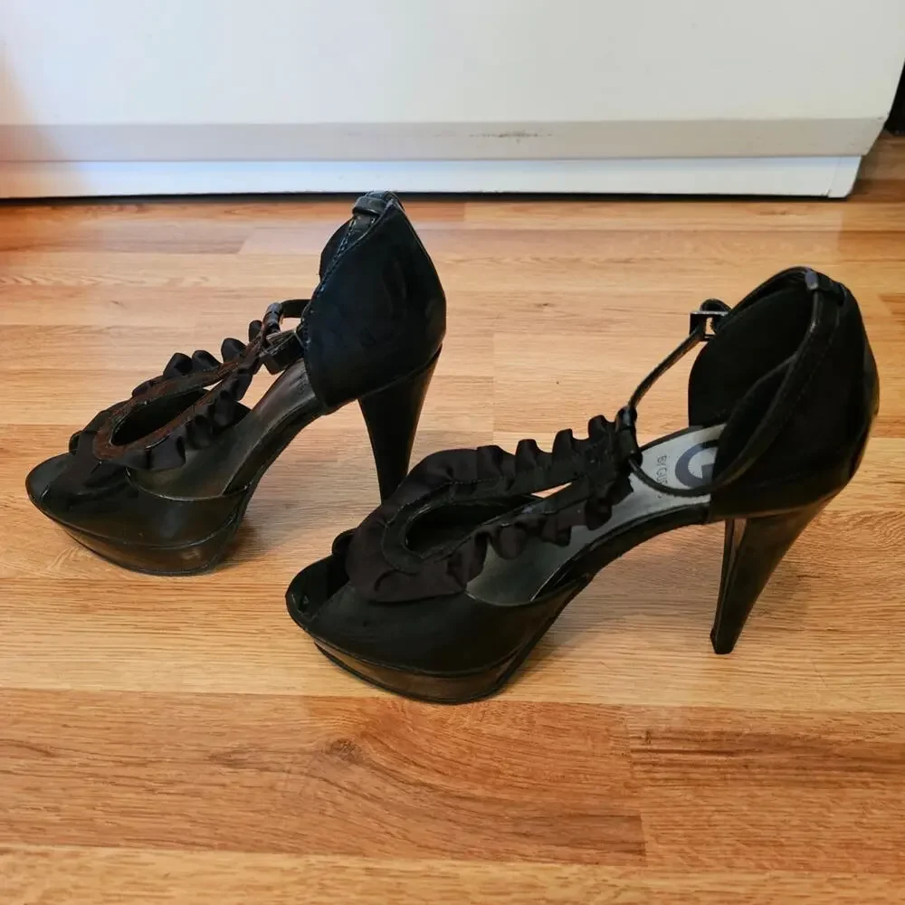 Vtg G by GUESS Black Ruffle Peep Toe Platform Heels Size 8M Ankle Strap Y2K